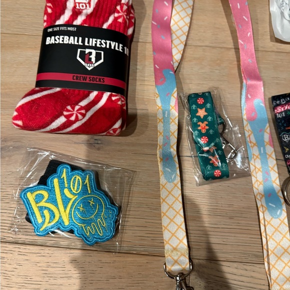 Baseball Lifestyle Socks and Accessories Set - Picture 2 of 5